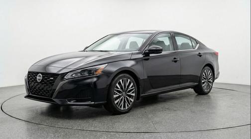 Super Black 2025 Nissan Altima SV FWD