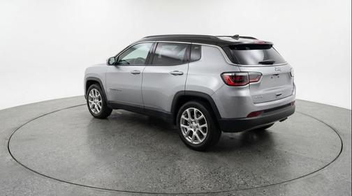 Silver Zynith Metallic Clearcoat 2025 Jeep Compass Limited