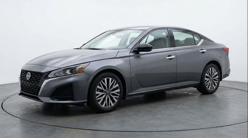 Gun Metallic 2025 Nissan Altima SV FWD