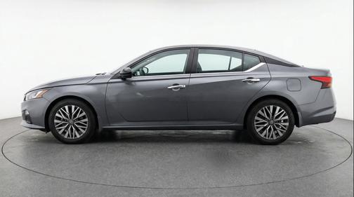 Gun Metallic 2025 Nissan Altima SV FWD