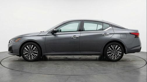 Gun Metallic 2025 Nissan Altima SV FWD