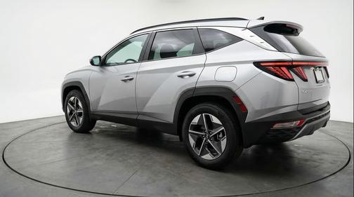 Shimmering Silver 2025 Hyundai TUCSON SEL