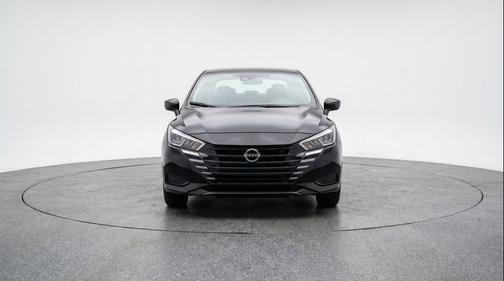 Super Black 2025 Nissan Versa 1.6 SV