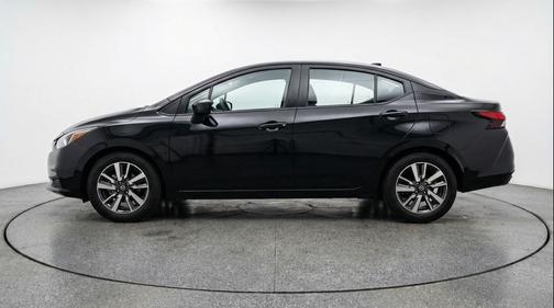 Super Black 2025 Nissan Versa 1.6 SV