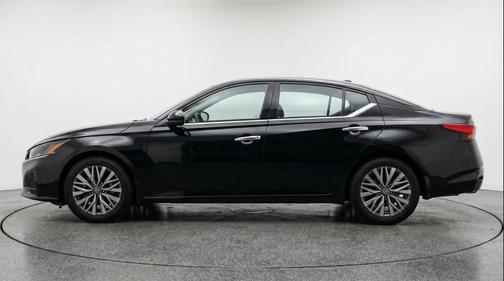 Super Black 2025 Nissan Altima SV FWD