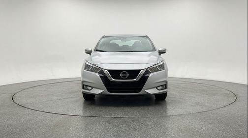 Brilliant Silver Metallic 2025 Nissan Versa 1.6 SV