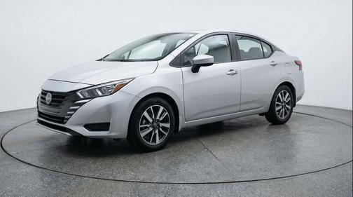 Brilliant Silver Metallic 2025 Nissan Versa 1.6 SV