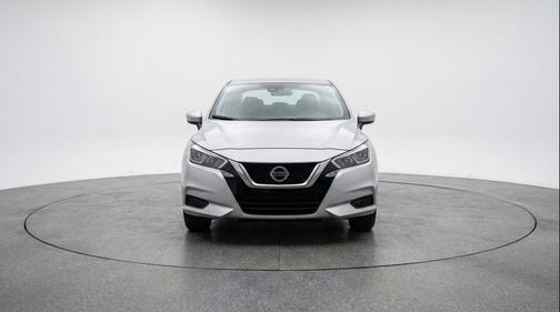 Brilliant Silver Metallic 2025 Nissan Versa 1.6 SV