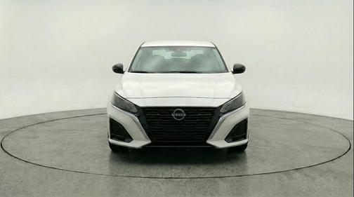 Glacier White 2025 Nissan Altima SV FWD