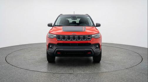 Red Hot Pearlcoat 2025 Jeep Compass Trailhawk