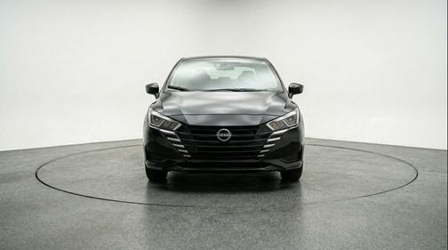 Super Black 2025 Nissan Versa 1.6 SV