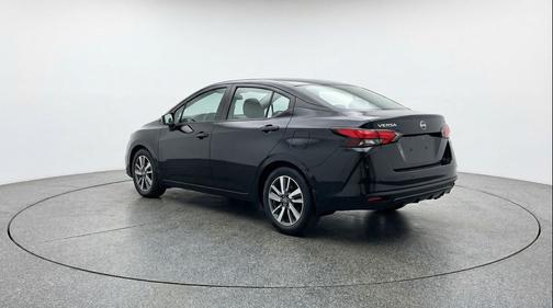Super Black 2025 Nissan Versa 1.6 SV