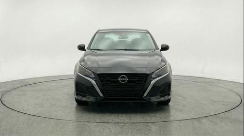 Super Black 2025 Nissan Altima SV FWD