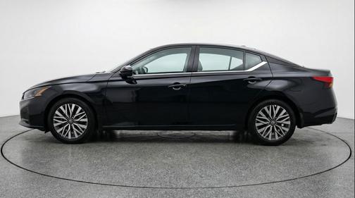 Super Black 2025 Nissan Altima SV FWD