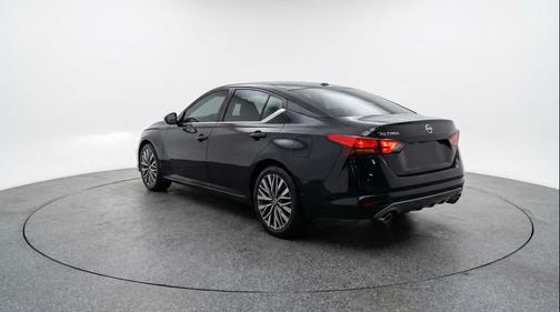 Super Black 2025 Nissan Altima SV FWD