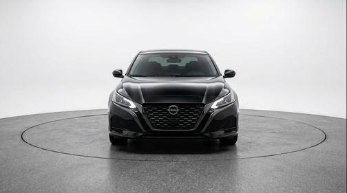 Super Black 2025 Nissan Altima SV FWD
