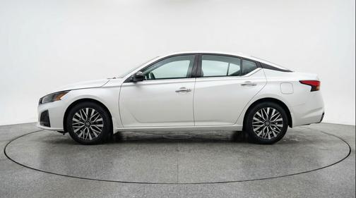 Glacier White 2025 Nissan Altima SV FWD