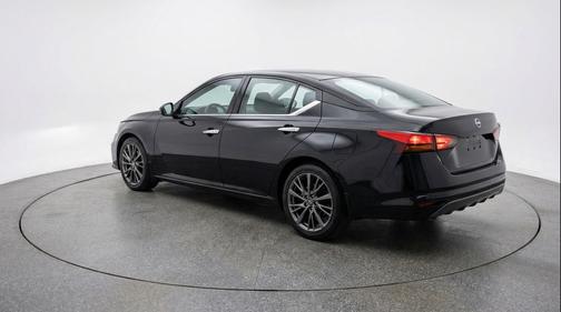 Super Black 2025 Nissan Altima SV FWD