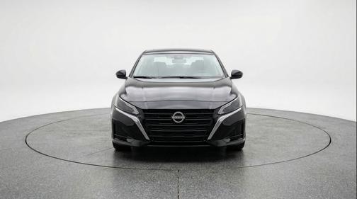 Super Black 2025 Nissan Altima SV FWD