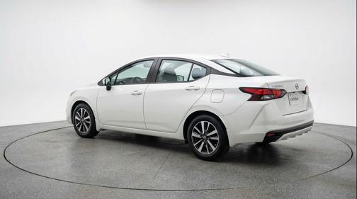 Aspen White Tricoat 2025 Nissan Versa 1.6 SV