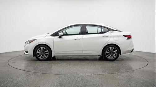 Aspen White Tricoat 2025 Nissan Versa 1.6 SV