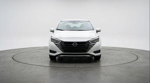 Aspen White Tricoat 2025 Nissan Versa 1.6 SV