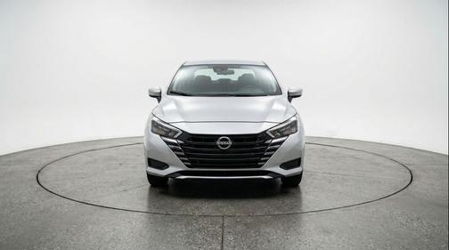 Brilliant Silver Metallic 2025 Nissan Versa 1.6 SV