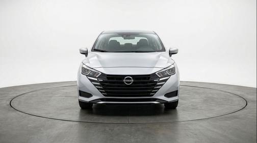 Brilliant Silver Metallic 2025 Nissan Versa 1.6 SV