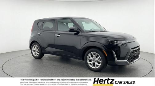 Fusion Black 2025 Kia Soul LX
