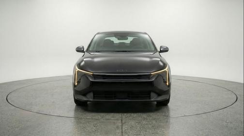 Aurora Black Pearl 2025 Kia K4 LXS