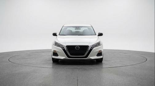 Glacier White 2025 Nissan Altima SV FWD