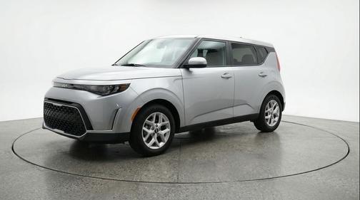 Steel Gray 2025 Kia Soul LX