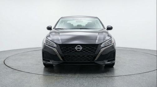 Super Black 2025 Nissan Altima SV FWD