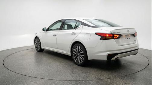 Glacier White 2025 Nissan Altima SV FWD