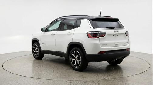 Bright White Clearcoat 2025 Jeep Compass Limited