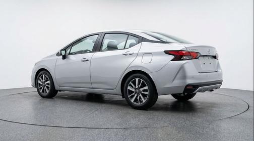 Brilliant Silver Metallic 2025 Nissan Versa 1.6 SV