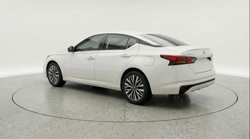 Glacier White 2025 Nissan Altima SV FWD