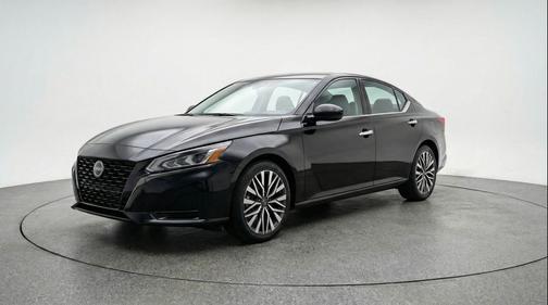 Super Black 2025 Nissan Altima SV FWD