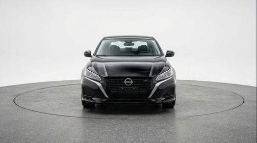 Super Black 2025 Nissan Altima SV FWD