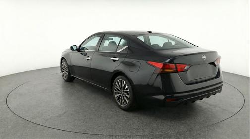 Super Black 2025 Nissan Altima SV FWD