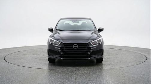Super Black 2025 Nissan Versa 1.6 SV