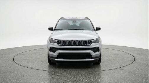 Silver Zynith Metallic Clearcoat 2025 Jeep Compass Limited