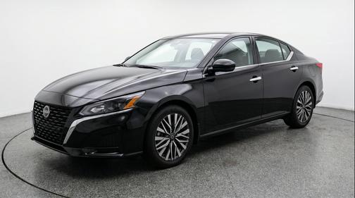 Super Black 2025 Nissan Altima SV FWD