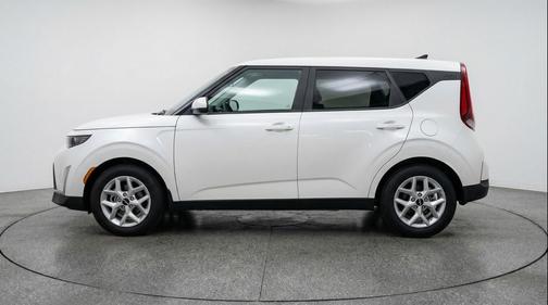 Snow White Pearl 2025 Kia Soul LX