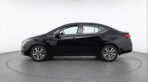 Super Black 2025 Nissan Versa 1.6 SV