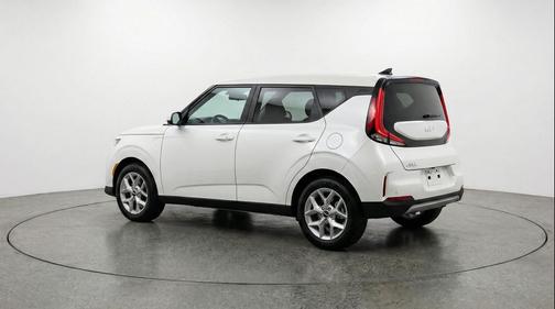 Snow White Pearl 2025 Kia Soul LX