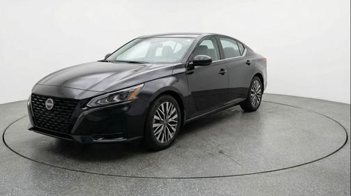 Super Black 2025 Nissan Altima SV FWD