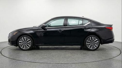 Super Black 2025 Nissan Altima SV FWD
