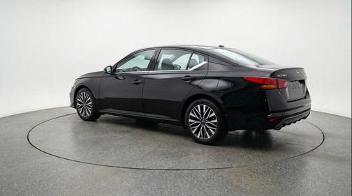 Super Black 2025 Nissan Altima SV FWD