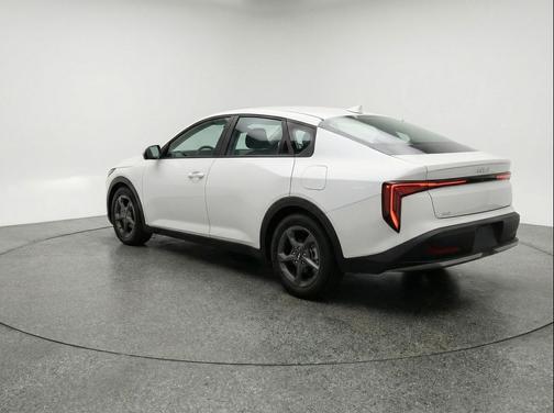 Snow White Pearl 2025 Kia K4 LXS